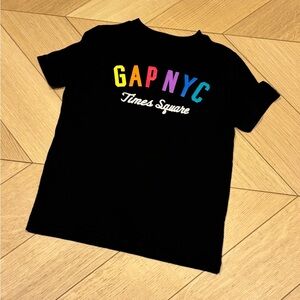 GAP Kids Black Tee with Colorful NYC Design size 6-7